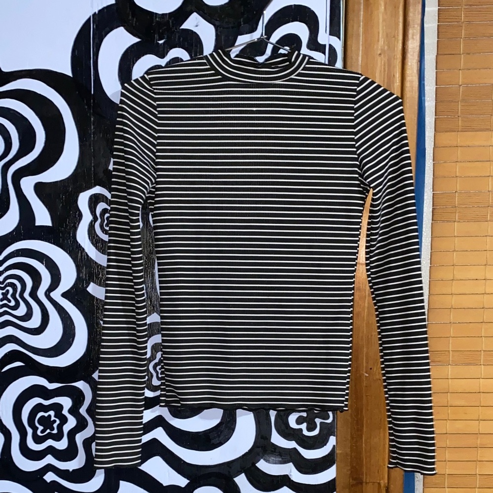 PrettyLittleThing Black and White Striped Long Sleeve Top